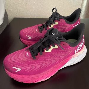 Hoka Arahi Running Shoe 7.5